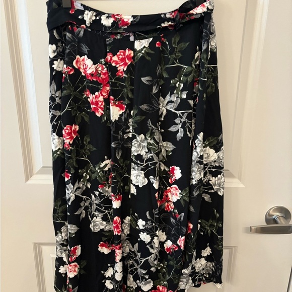 Banana Republic black floral aline midi skirt with belt size 6 - Picture 10 of 14